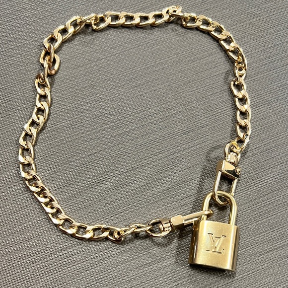 Authentic Louis Vuitton Gold Brass Lock # 316 (no key) - Picture 4 of 7